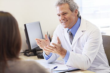 Arzt im Patientengespräch Arzt im Patientengespräch