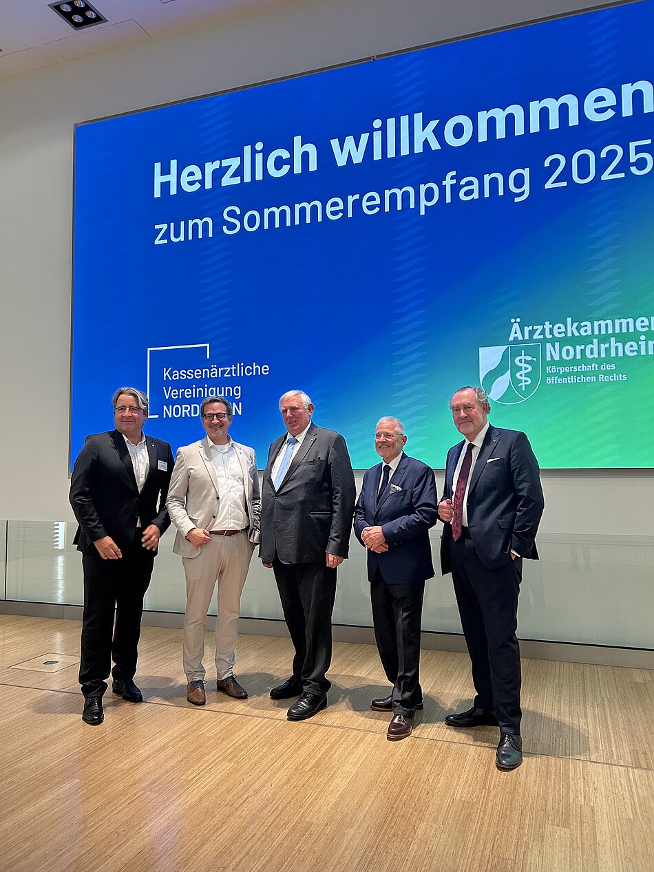 Vertreter von Selbstverwaltung und Politik beim Sommerempfang Vertreter von Selbstverwaltung und Politik beim Sommerempfang