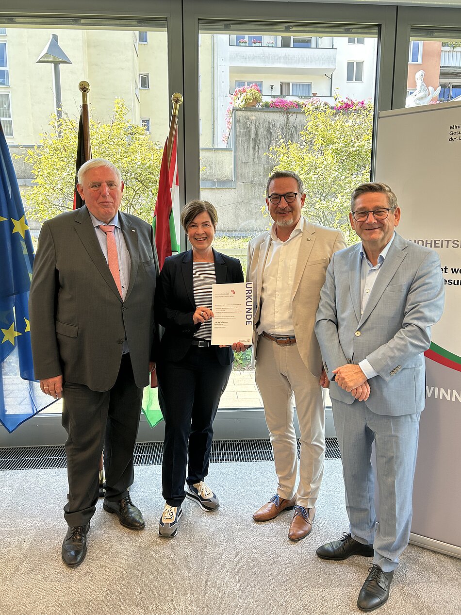 gruppenfoto-preisverleihung-2025-08.jpg Gruppenfoto Preisverleihung des Gesundheitspreises 2025