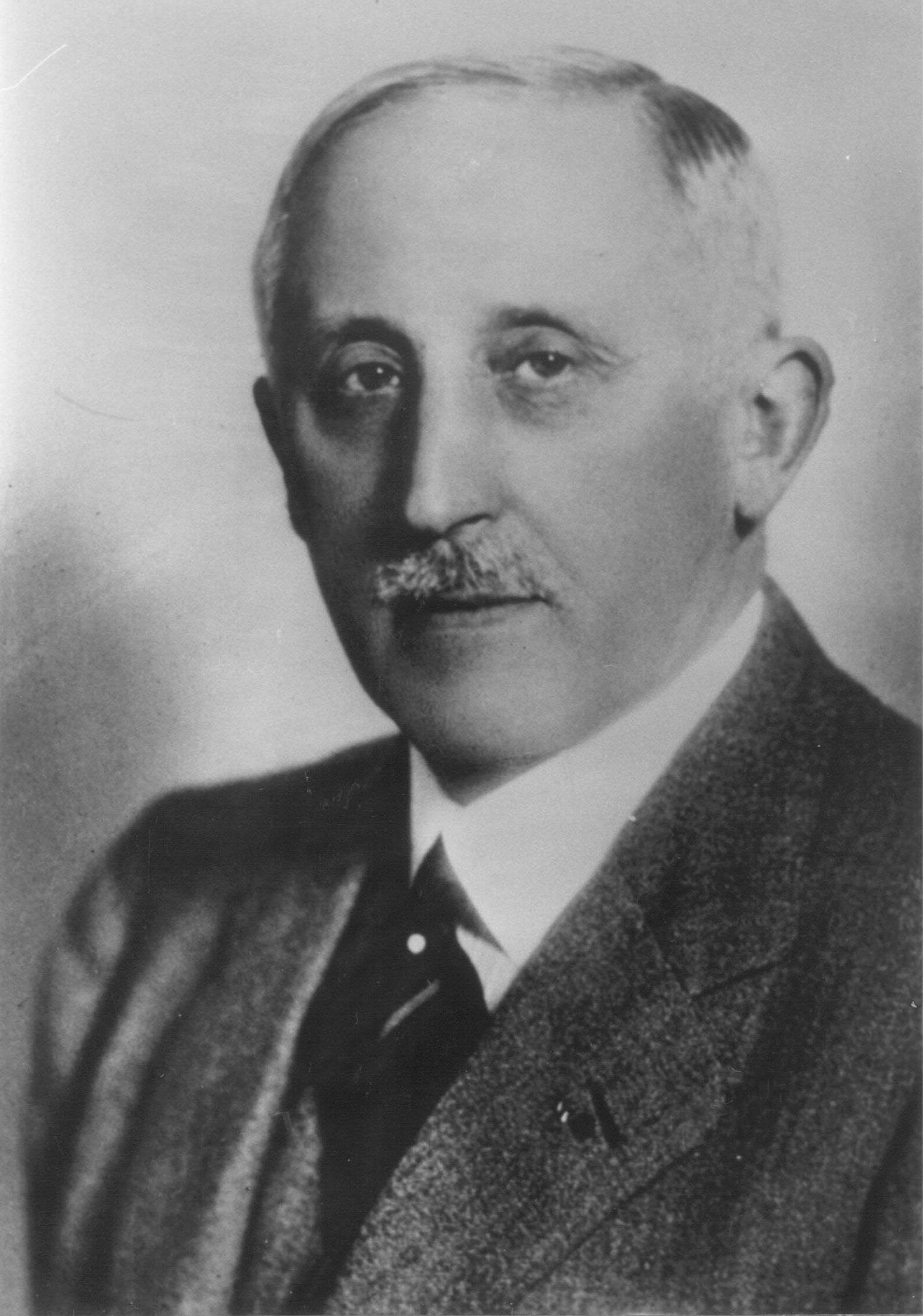 Dr. Isidor Hirschfelder